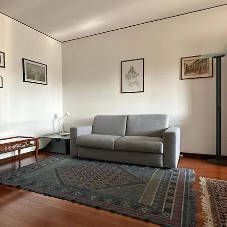 Blue Rosa Flat * Padua